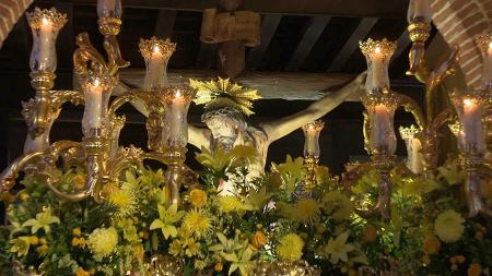 Imagen Alegría y devoción en la procesión del Cristo de los Remedios