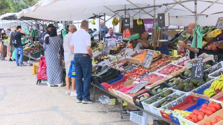 Imagen El mercadillo semanal recupera su espacio y funcionamiento habitual en...