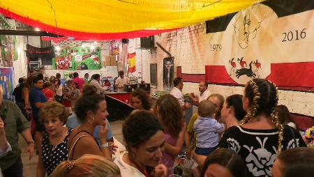 Imagen Las peñas de Sanse se preparan para el comienzo de la fiestas