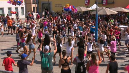 Imagen Sanse colabora con la AECC a ritmo de zumba