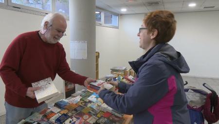 Imagen La Biblioteca Central acoge un intercambio de libros en inglés