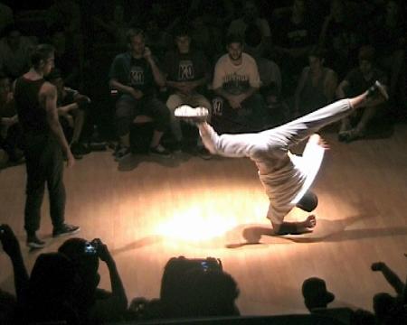 Imagen B-Boy Grazy y MC Soen, ganadores de Sanseurbano 2013