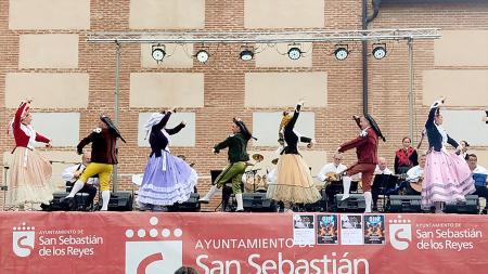 Imagen SOG, Vanesa Muela y Coros y Danzas Francisco De Goya para celebrar la...