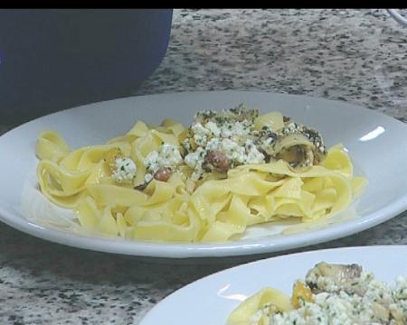 Imagen Aprendiendo a cocinar tagliatelle con setas y piñones