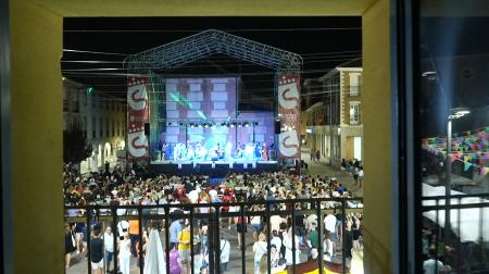 Imagen Vicente Navarro y la Orquesta Ethno Spain cierran Folklóricas y dan paso...