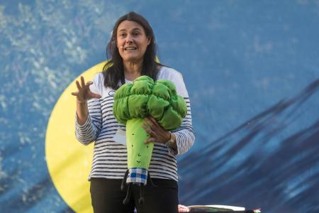 Biblioteca accesible: Pilar Serrano. 'Cuentos pequeños para mentes curiosas'