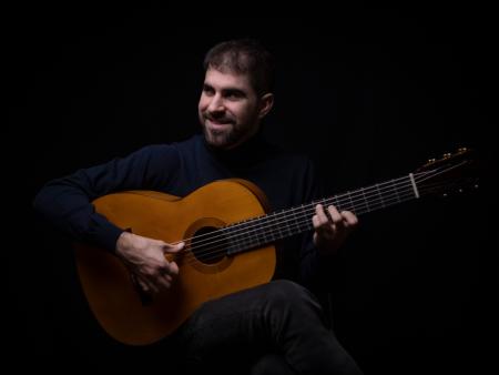 Los Viernes de la Tradición. Miguel Fraile. 'La guitarra de Marazuela. El legado de Agapito a través de su instrumento predilecto'