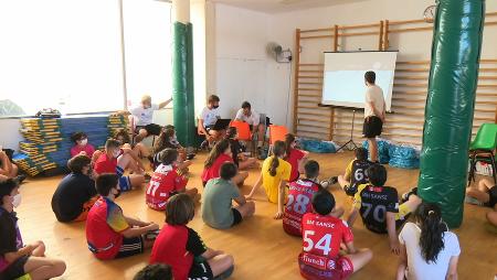 Imagen El Club de Balonmano Sanse afronta sus campus de verano preparado para...