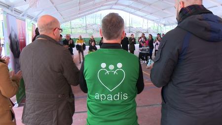 Imagen La pista deportiva de APADIS ya es cubierta e inclusiva